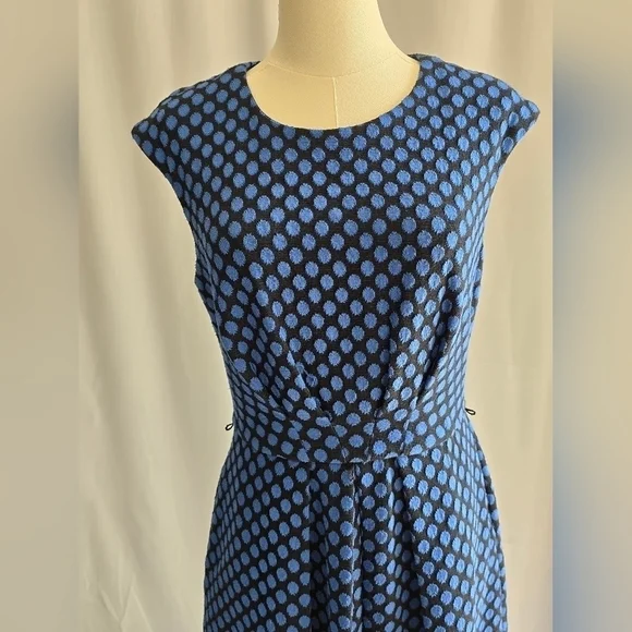 Maggy London Black Fit and Flare Sleeveless Mini Dress Blue Polka Dots Sz 10 - Picture 2 of 9